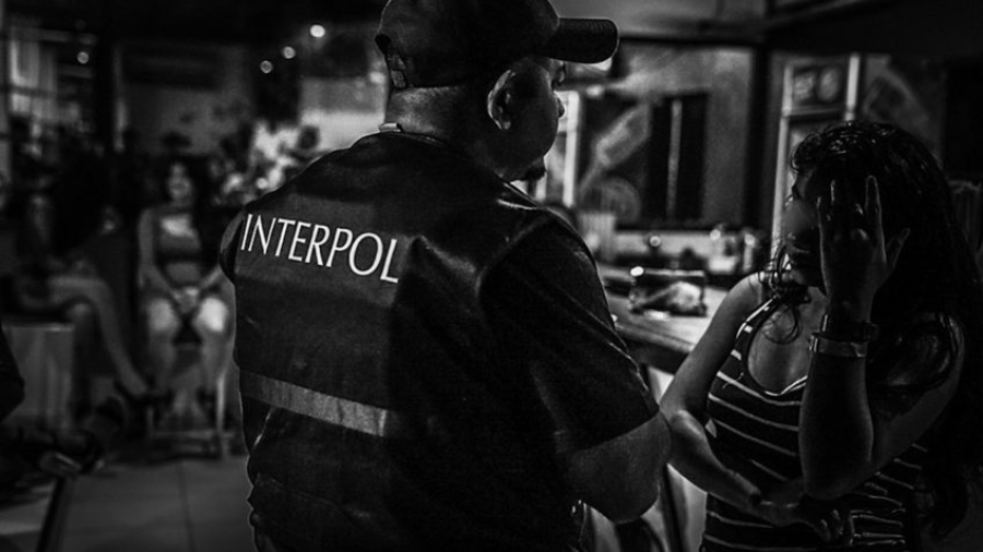 Megaoperação Global: Interpol prende 3.744 pessoas e resgata 4 mil vítimas em ação contra o tráfico humano em 119 países
